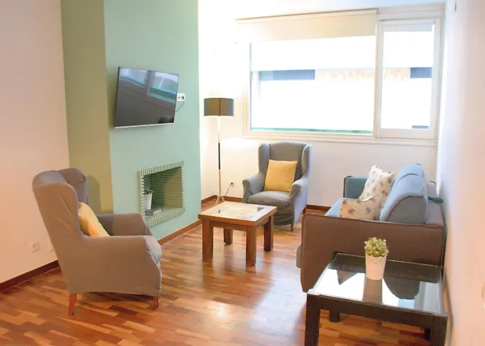 Sweet Bcn Three Bedroom Apartment