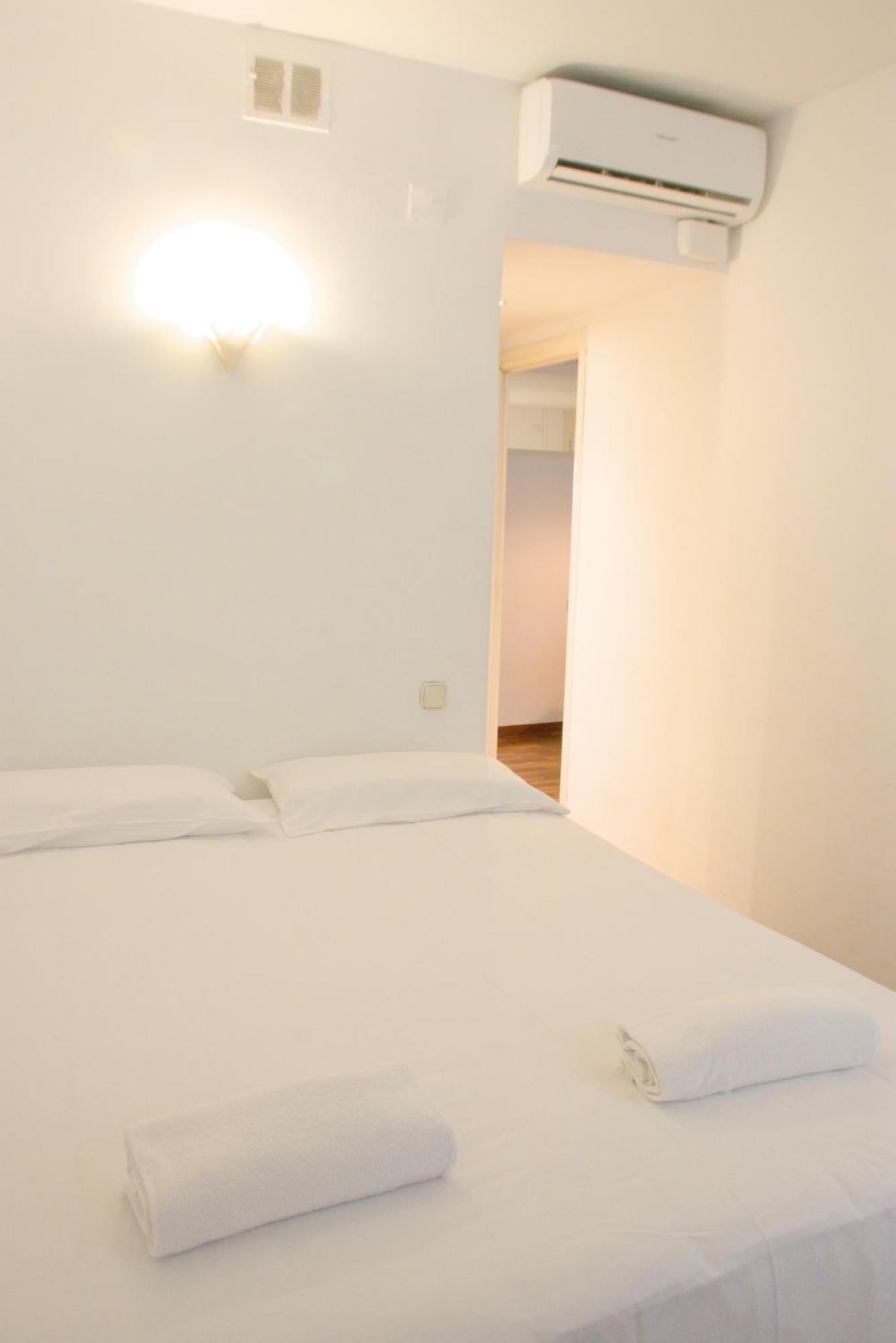 Sweet Bcn Three Bedroom Apartment Barcelona